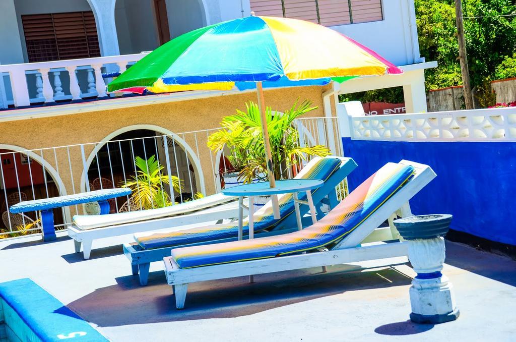 Marine View Hotel Очо-Риос Экстерьер фото