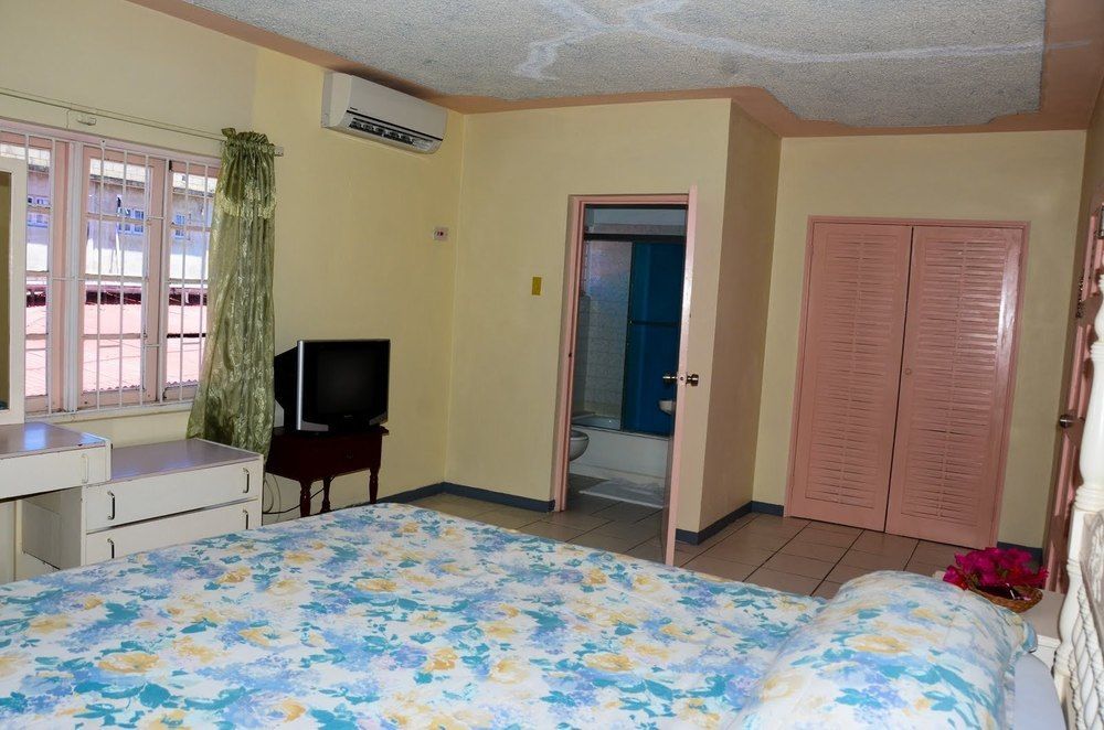 Marine View Hotel Очо-Риос Экстерьер фото